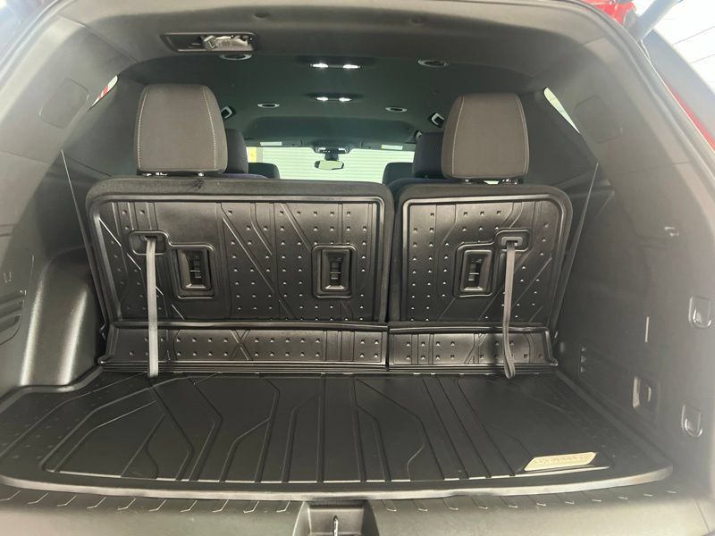 Used 2023 Chevrolet Traverse LT w/ LPO, Floor Liner Package AWD/4WD image 8
