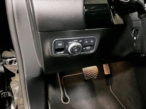 Used 2023 Mercedes-Benz GLA 250 4MATIC image 31