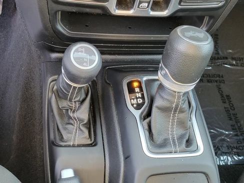 Used 2023 Jeep Wrangler Sahara image 19