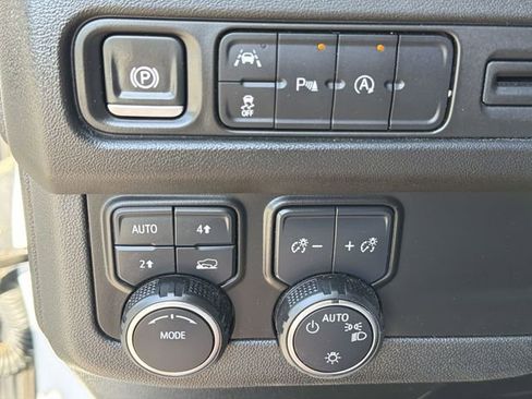 Used 2024 Chevrolet Tahoe LT AWD/4WD image 28