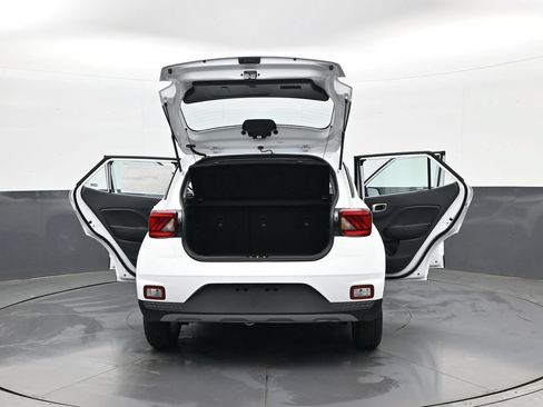 New 2026 Hyundai Venue SE FWD image 32