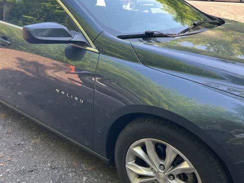 Used 2019 Chevrolet Malibu LT FWD image 9