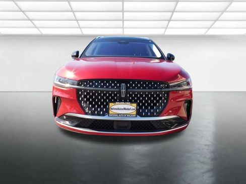 Used 2024 Lincoln Nautilus Reserve AWD/4WD image 3