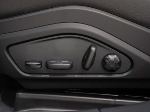 Certified 2025 Porsche Panamera 4 image 23