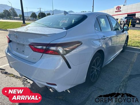 Used 2023 Toyota Camry SE FWD image 7