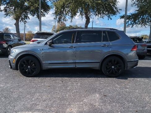 Used 2020 Volkswagen Tiguan SE R-Line image 3