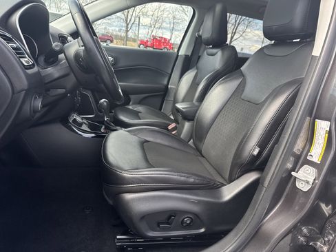 Used 2021 Jeep Compass Latitude w/ Sun and Sound Group image 3