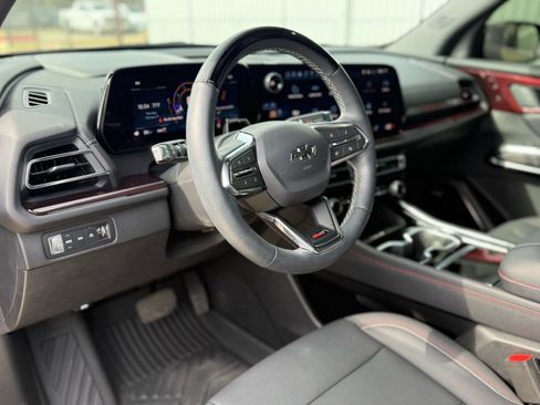 Used 2025 Chevrolet Traverse Z71 w/ Enhanced Driving Package image 10