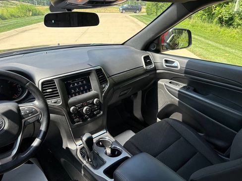 Used 2021 Jeep Grand Cherokee Laredo w/ Security & Convenience Group AWD/4WD image 44
