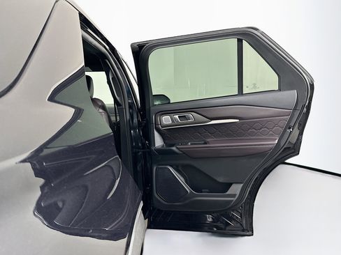 Used 2025 Ford Explorer Platinum w/ LUX Leather Package image 33