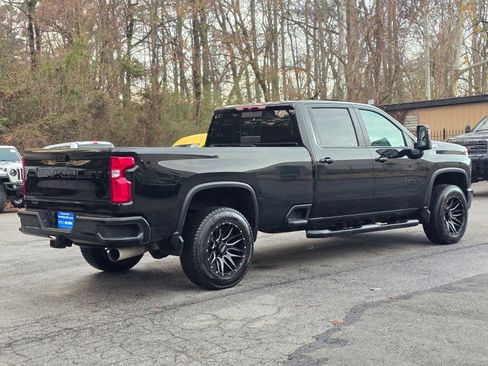 Used 2022 Chevrolet Silverado 2500 LTZ w/ LTZ Plus Package image 8
