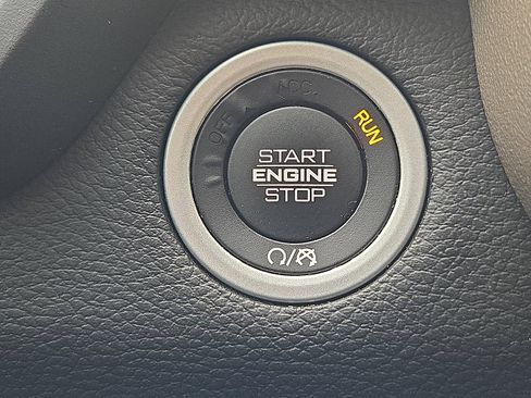 Used 2019 RAM 1500 Laramie image 23