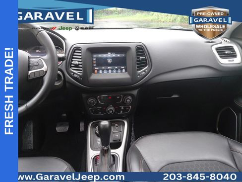 Used 2019 Jeep Compass Latitude w/ Popular Equipment Group AWD/4WD image 3