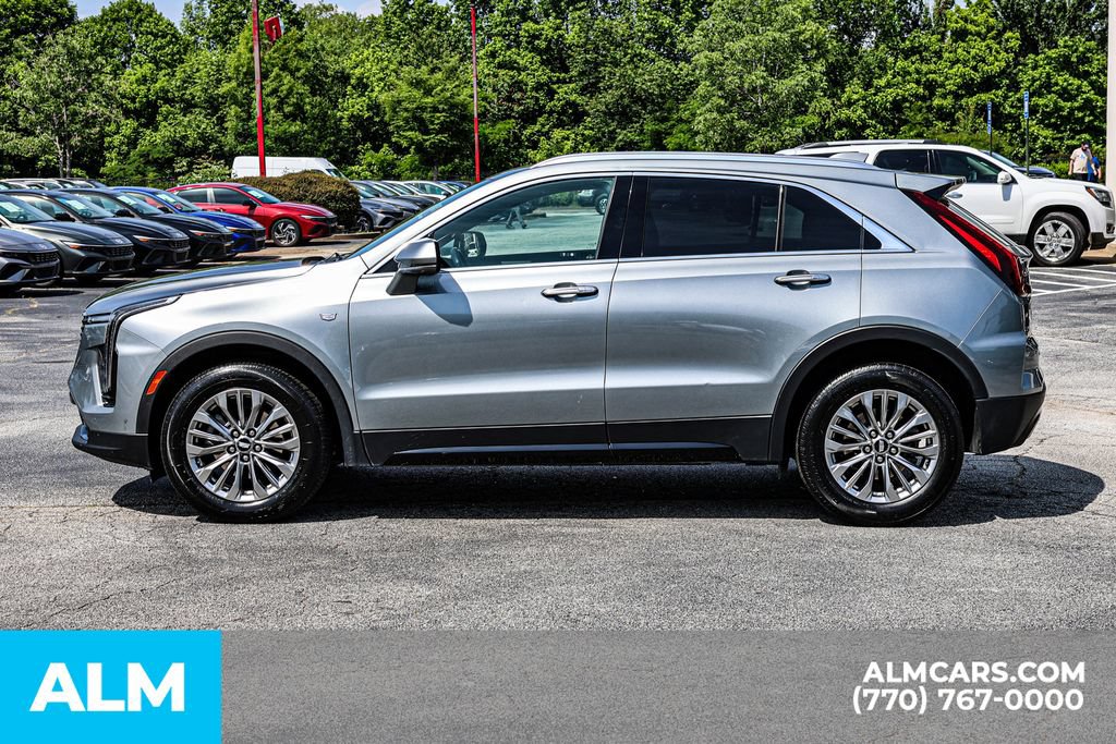 Used 2025 Cadillac XT4 Premium Luxury FWD image 8