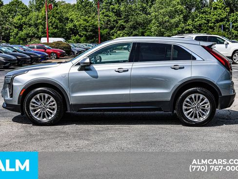 Used 2025 Cadillac XT4 Premium Luxury FWD image 8