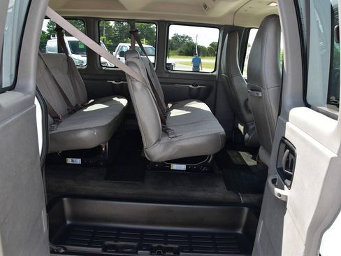 Used 2019 Chevrolet Express 3500 LT w/ LT Preferred Equipment Group RWD image 8