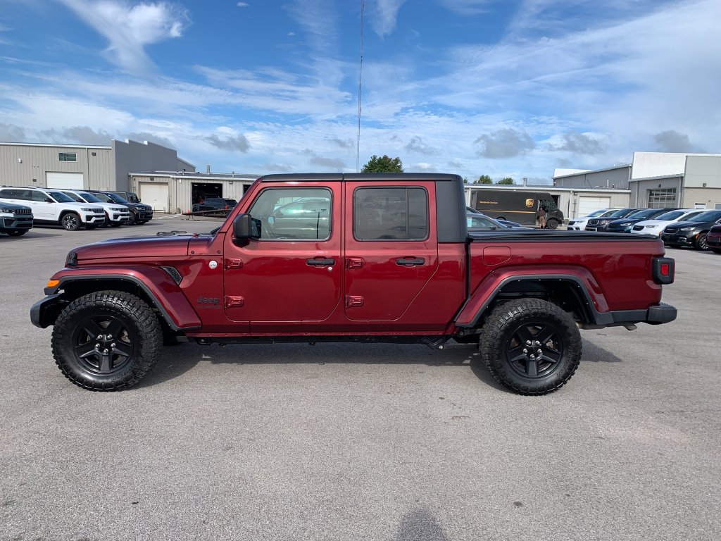 Used 2021 Jeep Gladiator Sport AWD/4WD image 3