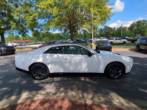 Used 2025 Dodge Charger Daytona R/T w/ Quick Order Package 25M R/T AWD/4WD image 6