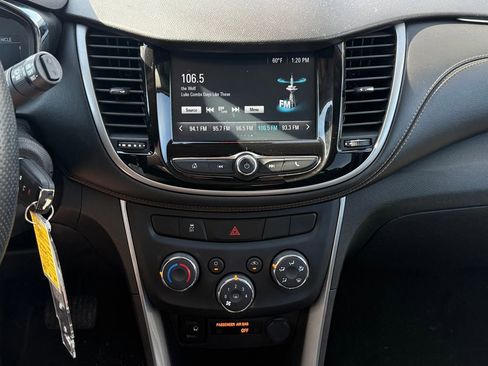 Used 2017 Chevrolet Trax LT image 29