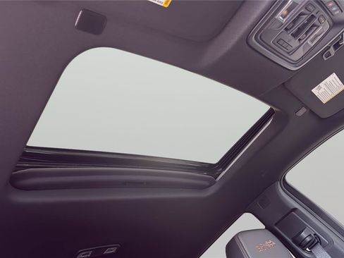 Used 2025 Chevrolet Silverado 3500 High Country w/ High Country Premium Package AWD/4WD image 18