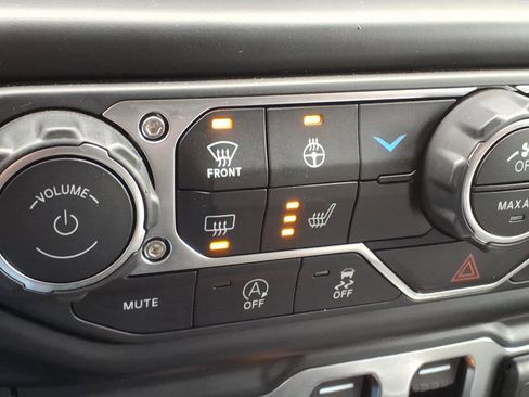 Used 2022 Jeep Wrangler Willys image 15