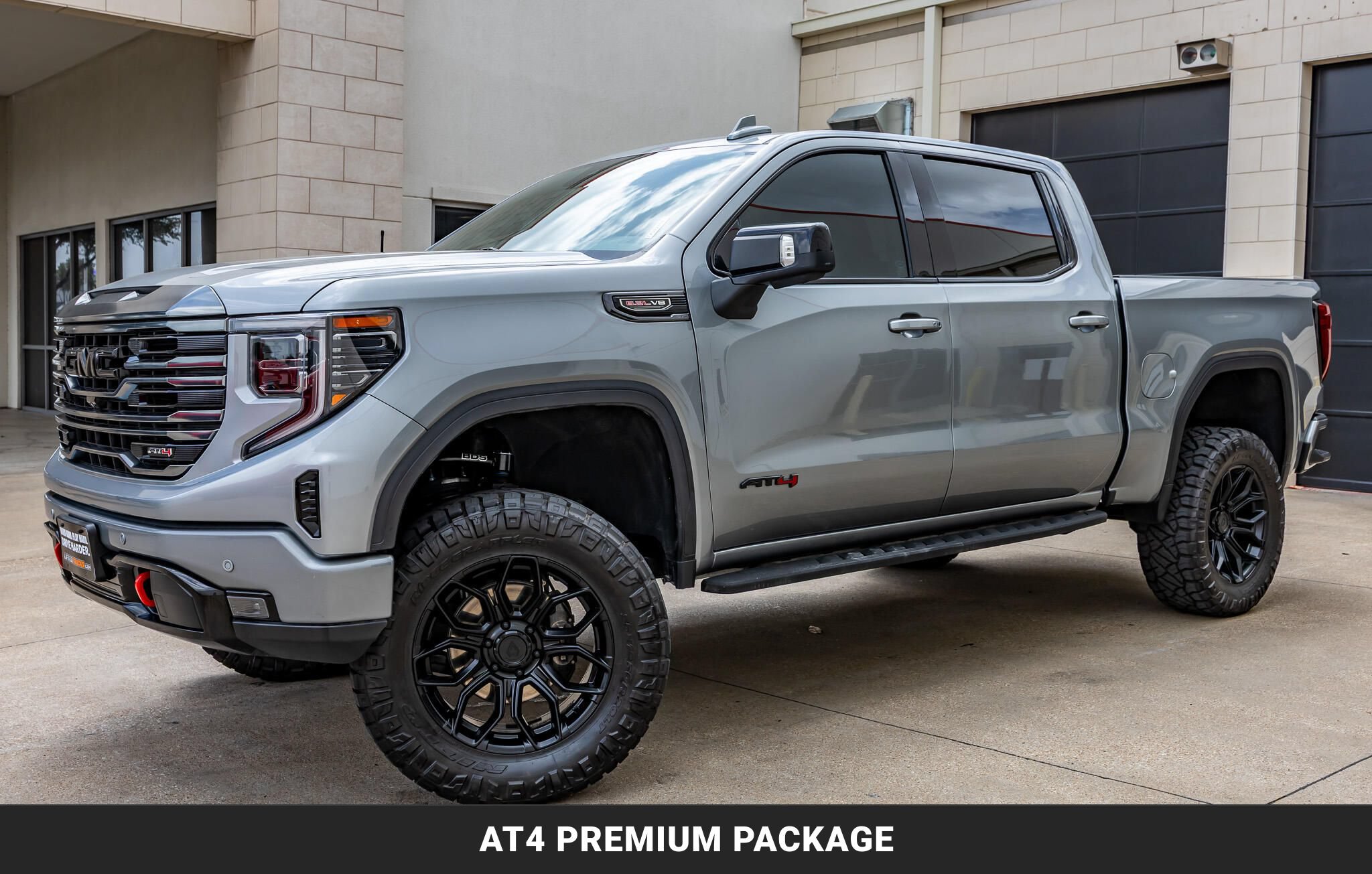 Used 2024 GMC Sierra 1500 AT4 w/ Technology Package AWD/4WD image 4