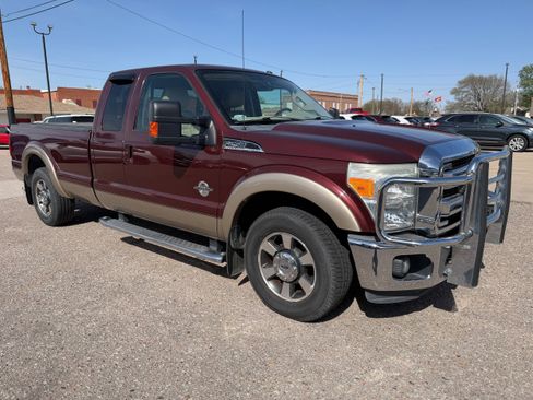 Used 2011 Ford F250 Lariat w/ Lariat Interior Pkg RWD image 8