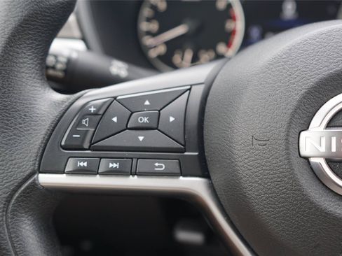 Used 2024 Nissan Altima 2.5 SV FWD image 17
