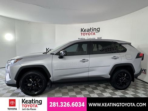 Certified 2025 Toyota RAV4 LE FWD image 9