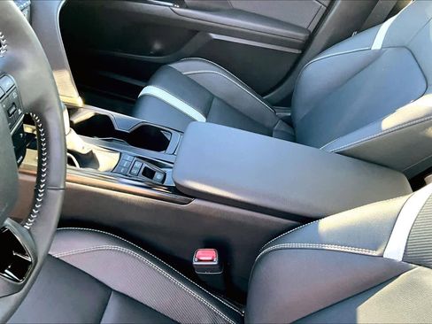 Certified 2025 Toyota Camry SE image 13