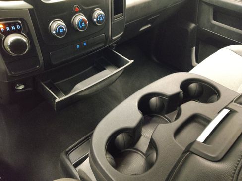 Used 2021 RAM 1500 Classic SLT RWD image 26