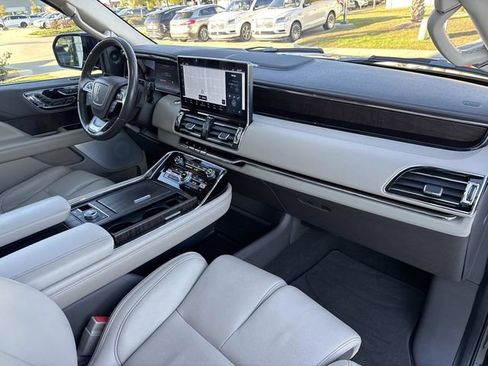 Certified 2022 Lincoln Navigator Reserve image 13