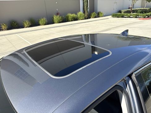 Used 2017 Lexus IS 200t image 9