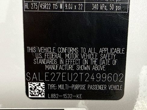 Used 2026 Land Rover Defender 110 X-Dynamic SE AWD/4WD image 28