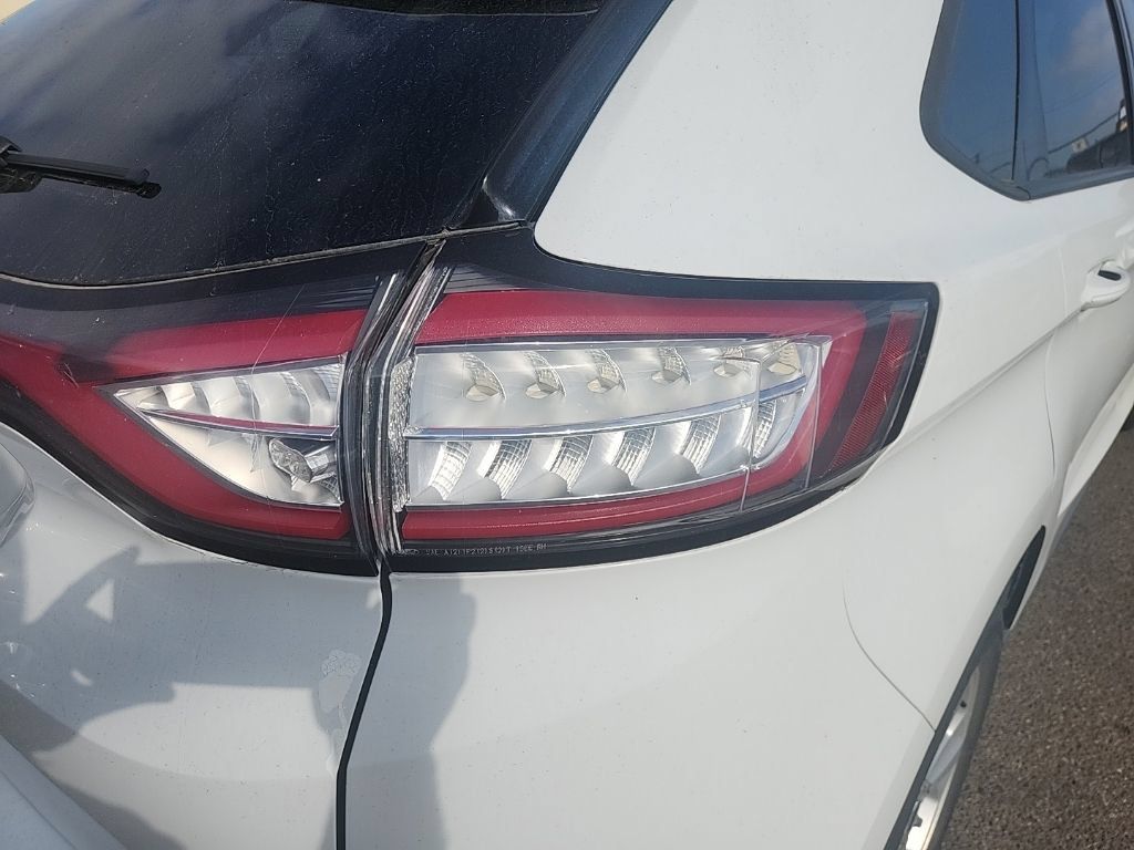 Used 2015 Ford Edge SE FWD image 14