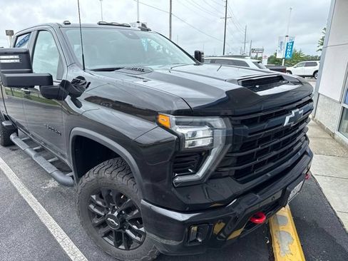 Used 2025 Chevrolet Silverado 2500 LT w/ Trail Boss Package AWD/4WD image 6