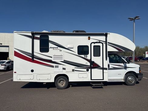 Used 2017 Chevrolet Express 4500 w/ RV Package RWD image 7