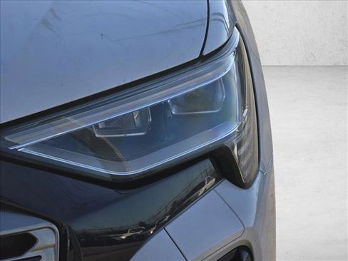 Used 2024 Audi Q8 e-tron Premium Plus w/ Premium Plus Package image 8