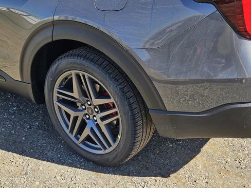 New 2026 Ford Explorer ST-Line w/ ST-Line Street Pack RWD image 6