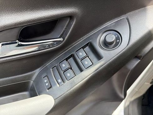 Used 2019 Chevrolet Trax LT w/ Driver Confidence Package image 17