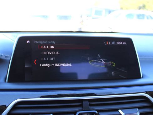 Used 2018 BMW 740i image 30