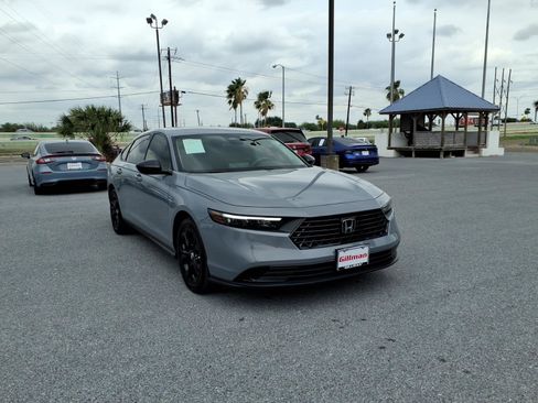 Certified 2025 Honda Accord SE image 2