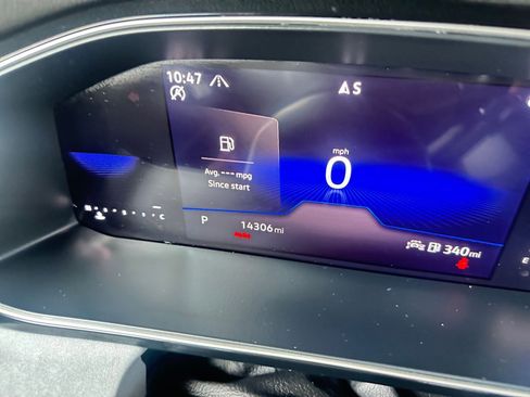 Used 2025 Volkswagen Jetta SE image 44