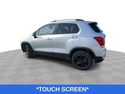 Used 2022 Chevrolet Trax LT w/ LT Convenience Package image 7