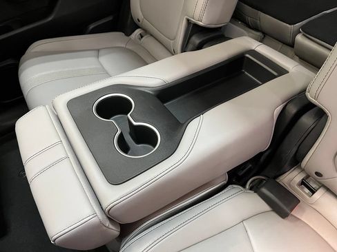 Used 2025 Honda Pilot Touring image 15