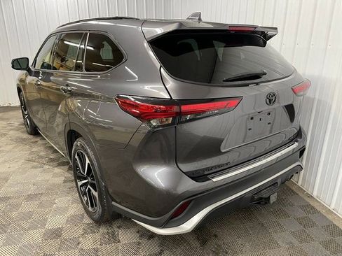 Used 2022 Toyota Highlander XSE image 5