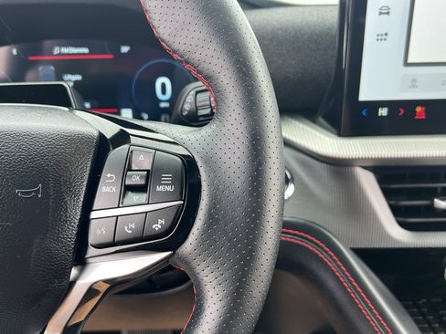 Used 2025 Ford Explorer ST-Line w/ Premium Package image 31