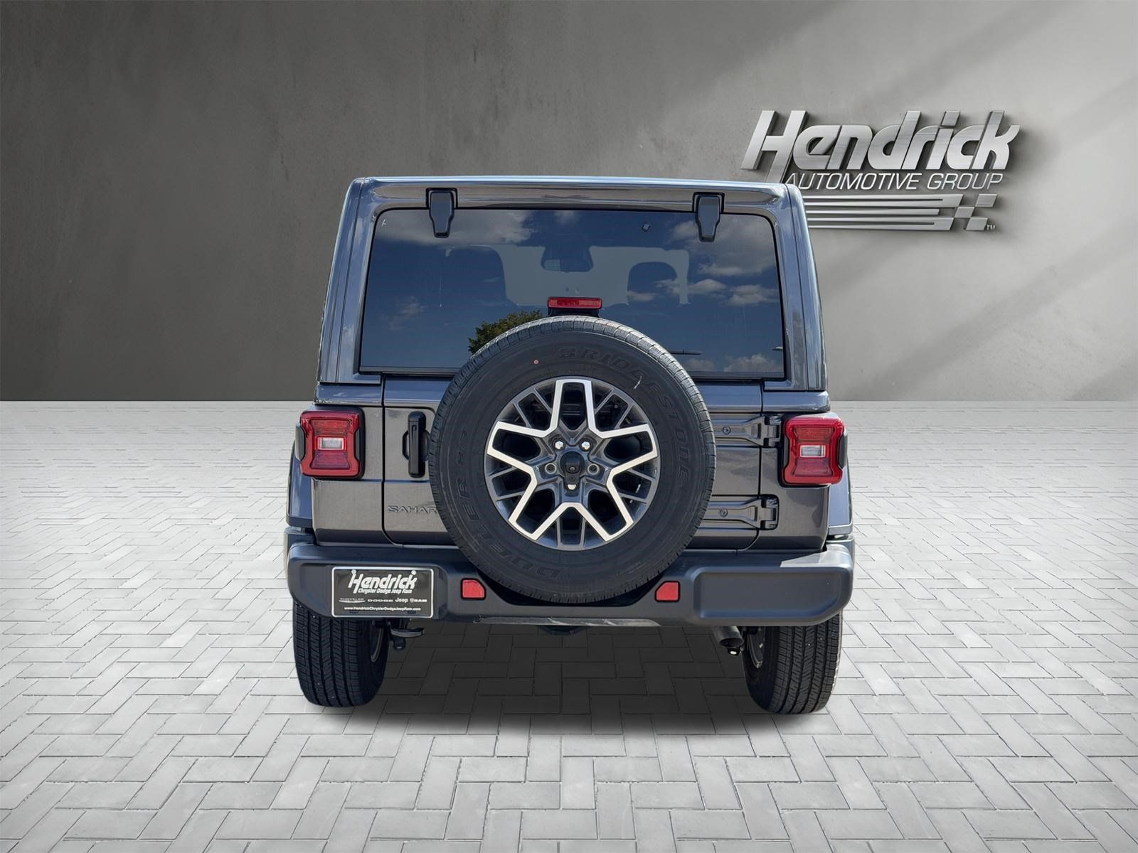 Used 2026 Jeep Wrangler Unlimited Sahara AWD/4WD image 9