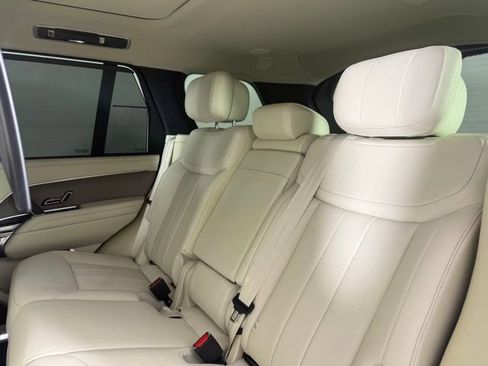 Used 2025 Land Rover Range Rover Autobiography AWD/4WD image 24