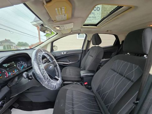 Used 2019 Ford EcoSport SE w/ SE Convenience Package image 9